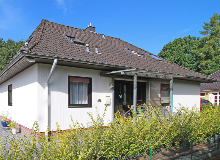 VERKAUFT Großzügiges und voll unterkellertes